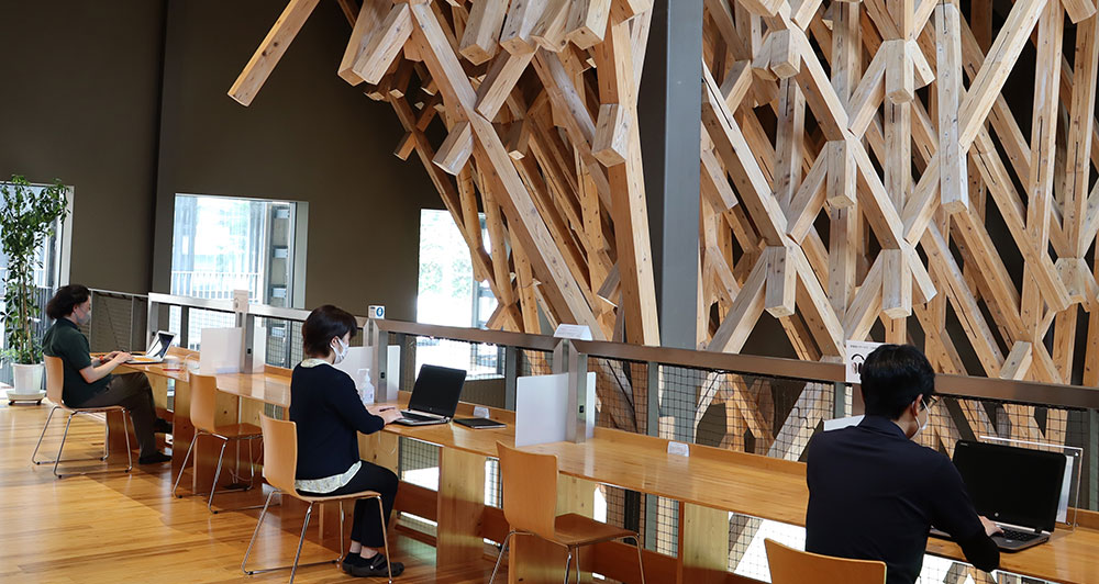 図書館 梼原 雲の上の図書館｜隈研吾さんが設計。木のぬくもりが優しい梼原町立図書館